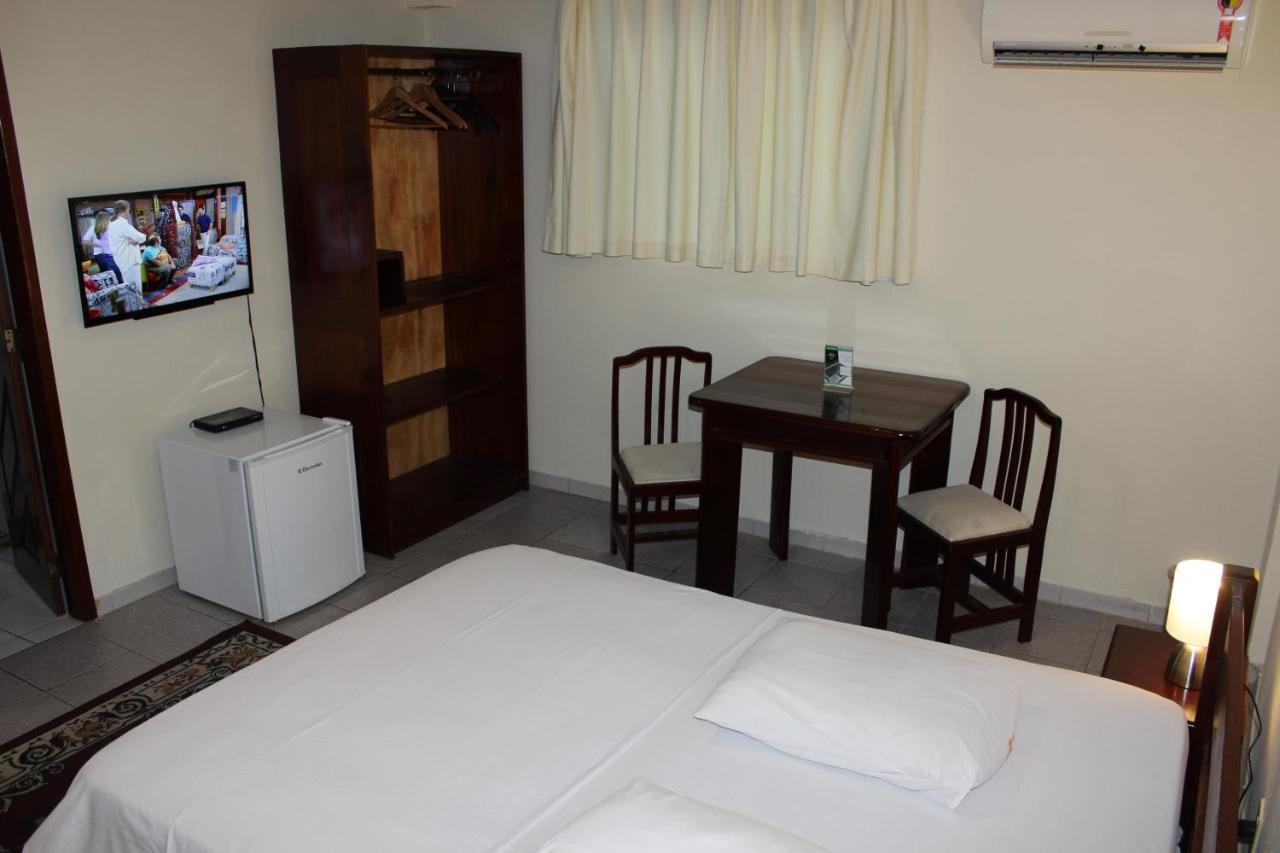 ז'אבואטו דוס גוארראפס Hotel Pousada Da Praca מראה חיצוני תמונה
