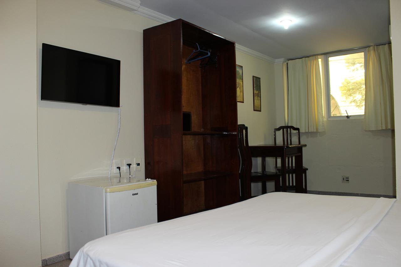 ז'אבואטו דוס גוארראפס Hotel Pousada Da Praca מראה חיצוני תמונה