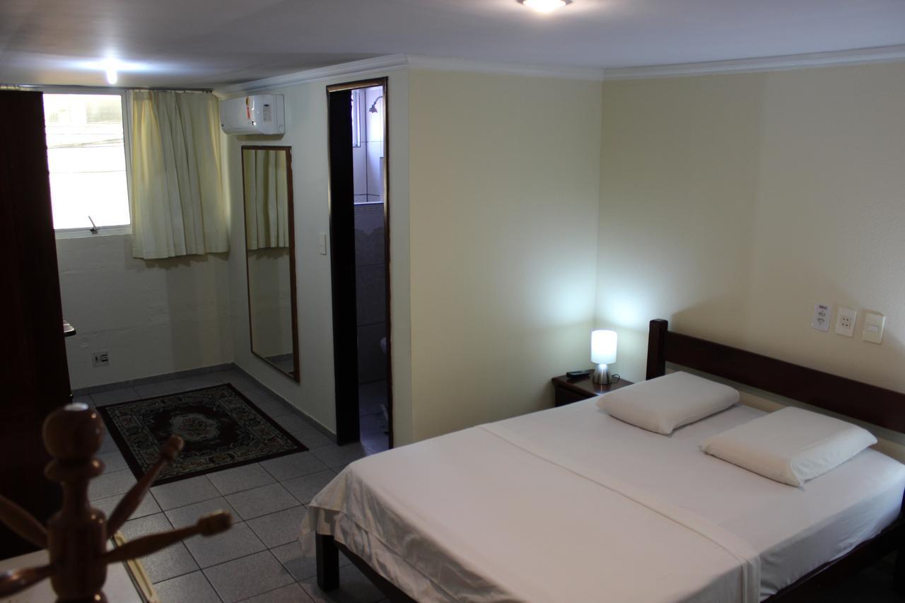 ז'אבואטו דוס גוארראפס Hotel Pousada Da Praca מראה חיצוני תמונה