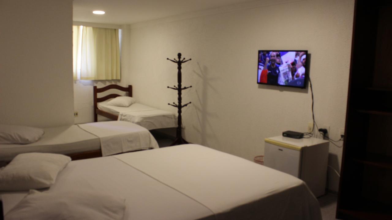 ז'אבואטו דוס גוארראפס Hotel Pousada Da Praca מראה חיצוני תמונה