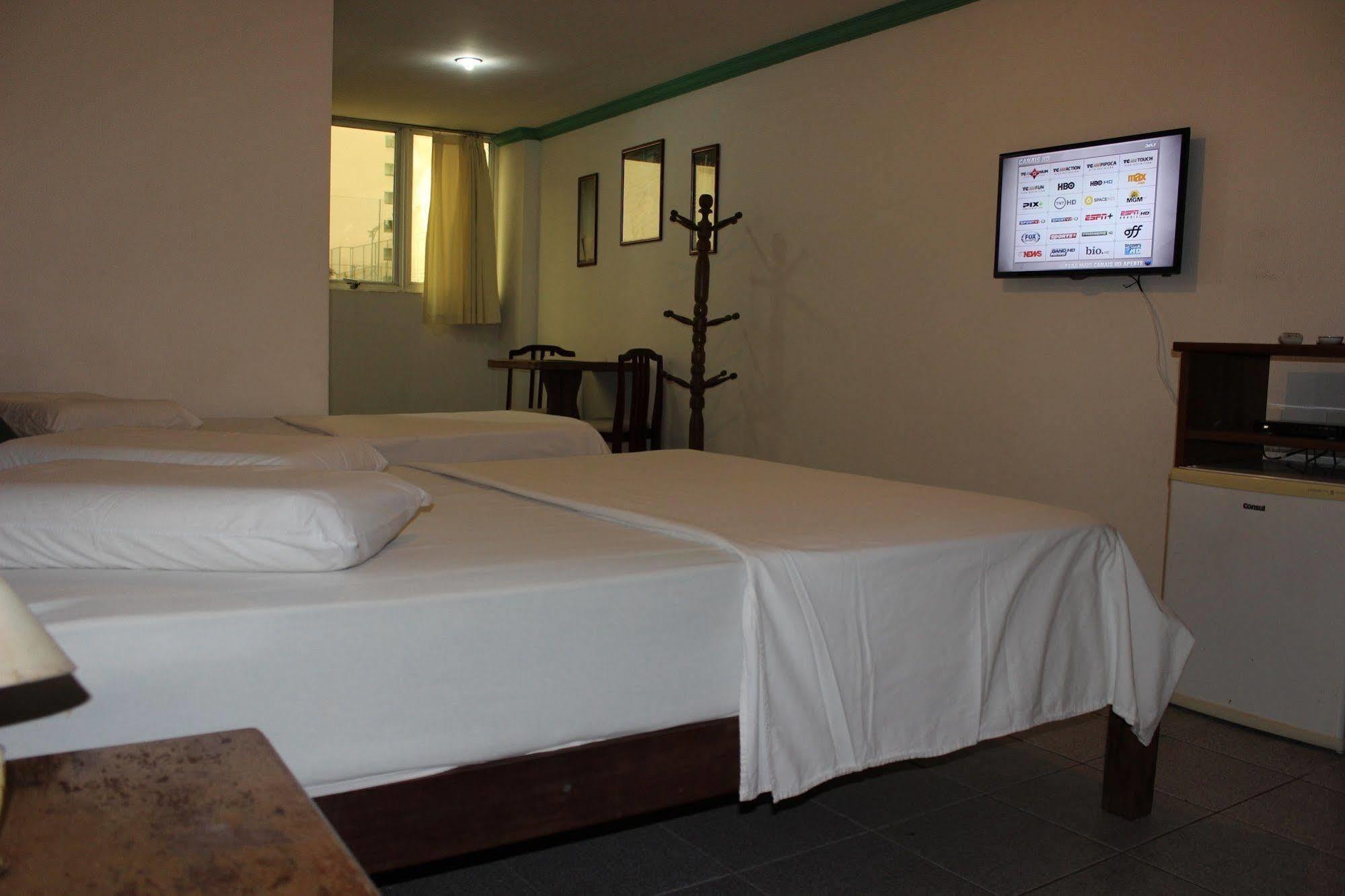 ז'אבואטו דוס גוארראפס Hotel Pousada Da Praca מראה חיצוני תמונה