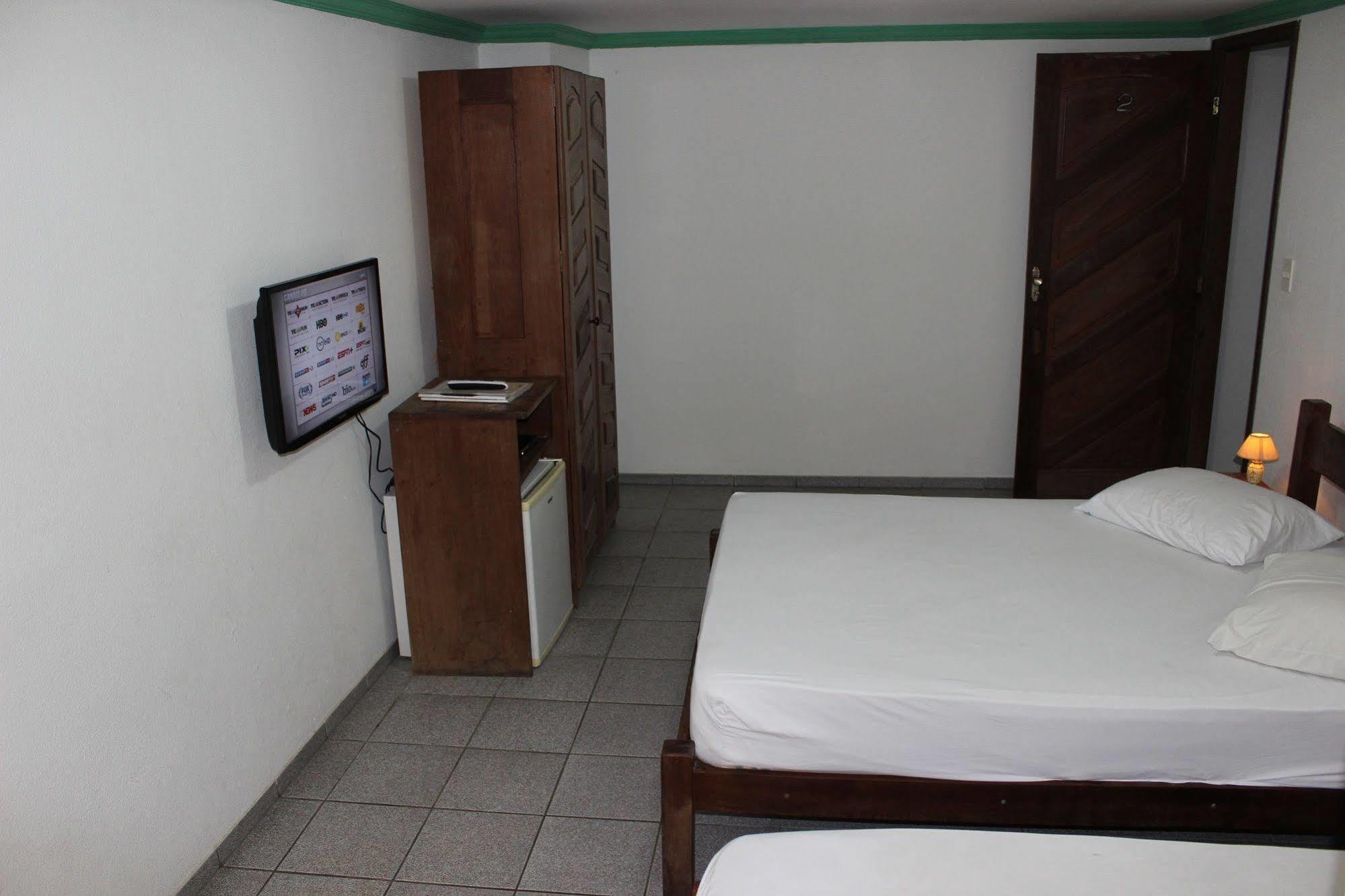 ז'אבואטו דוס גוארראפס Hotel Pousada Da Praca מראה חיצוני תמונה